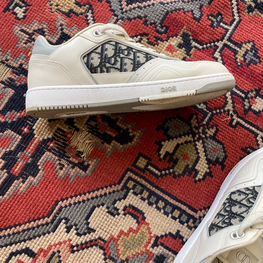 B27 Dior low cream and white